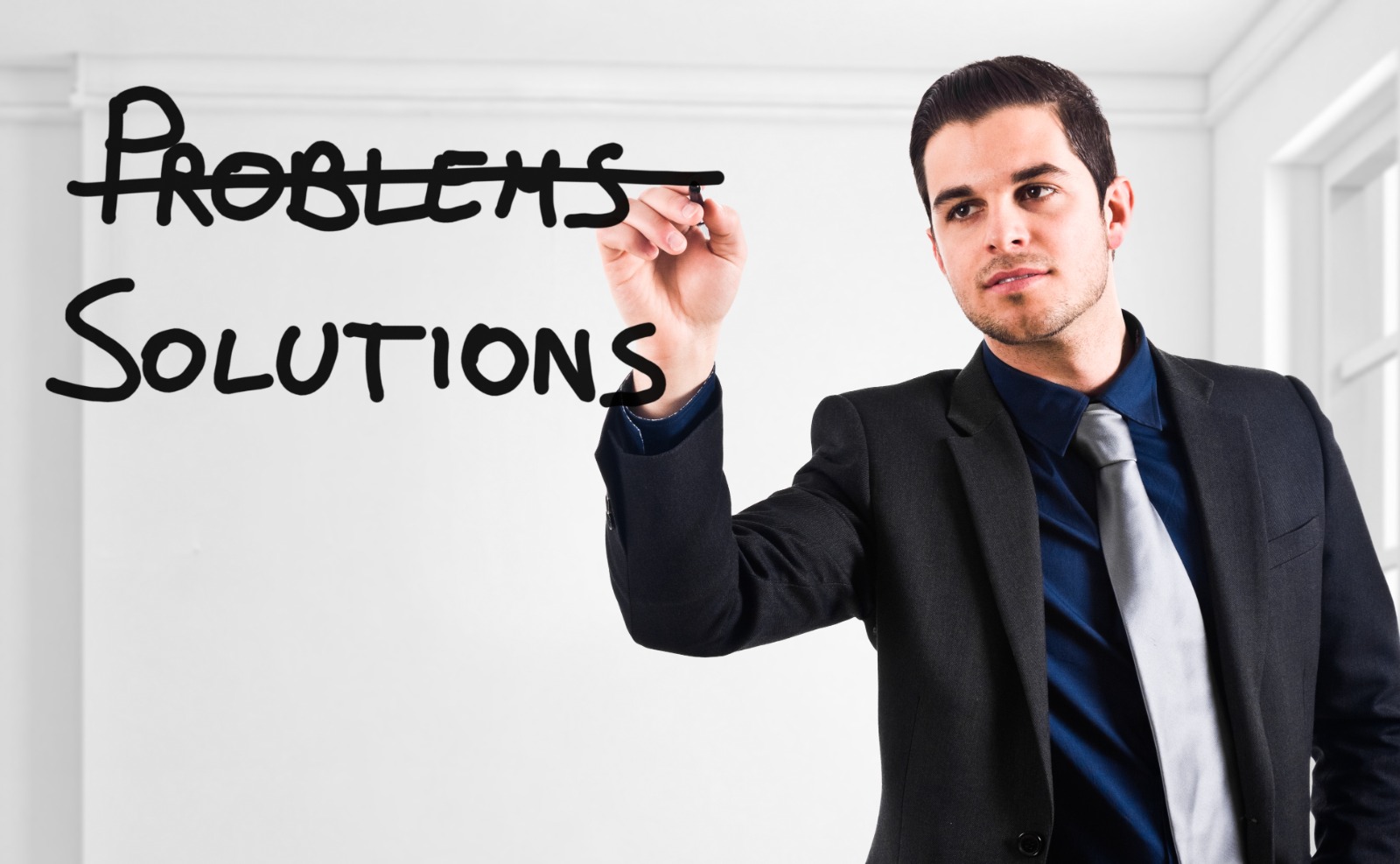 Breaking the Executive Job Search Trap: How to Secure Top-Level Offers with Strategic Positioning